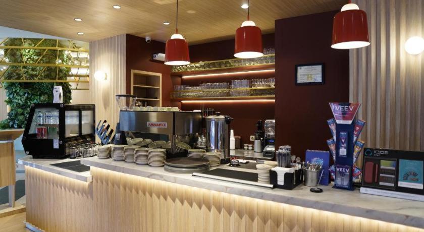 New Hollywood Hotel Pekanbaru Luaran gambar