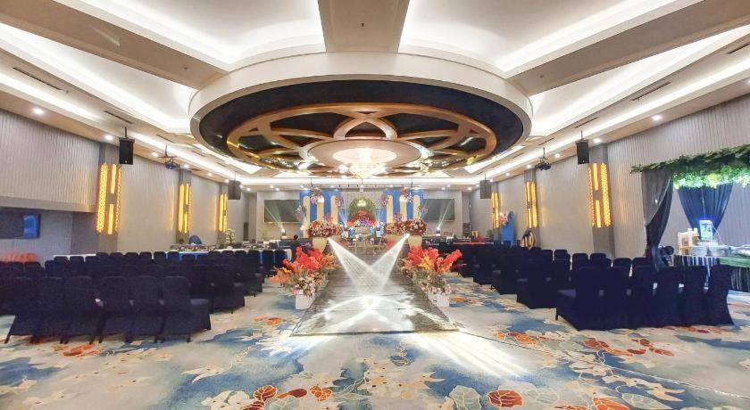 New Hollywood Hotel Pekanbaru Luaran gambar