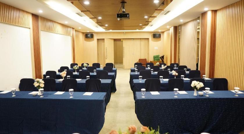 New Hollywood Hotel Pekanbaru Luaran gambar