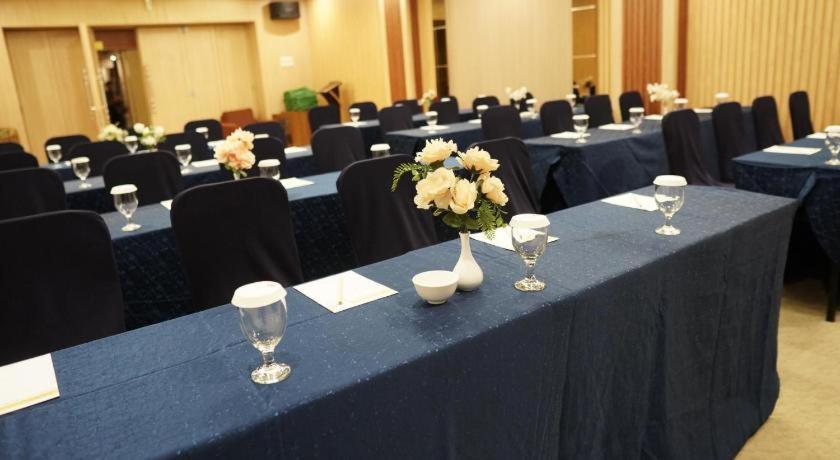 New Hollywood Hotel Pekanbaru Luaran gambar