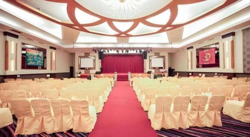 New Hollywood Hotel Pekanbaru Luaran gambar