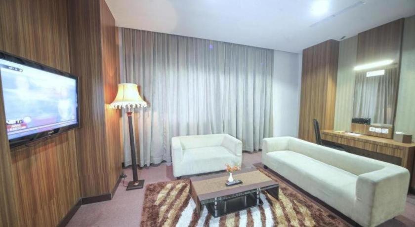 New Hollywood Hotel Pekanbaru Luaran gambar