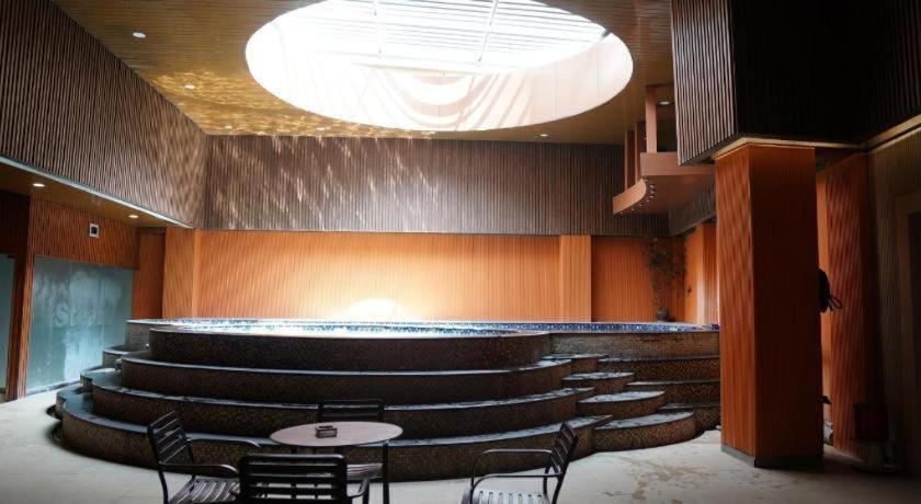 New Hollywood Hotel Pekanbaru Luaran gambar