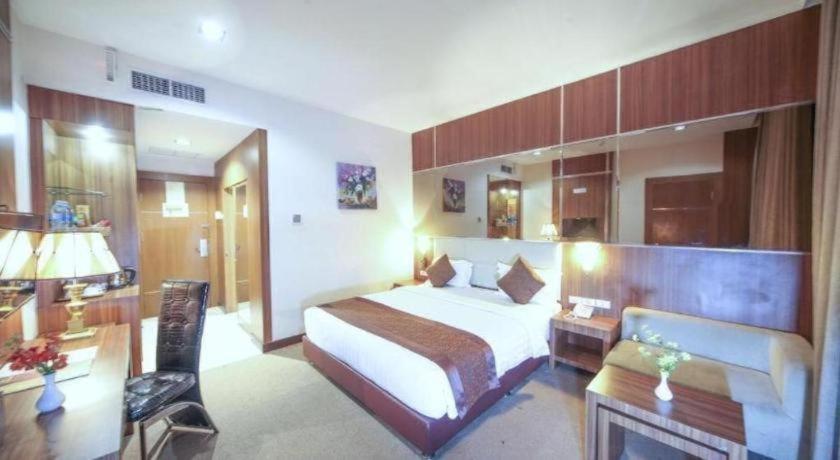 New Hollywood Hotel Pekanbaru Luaran gambar