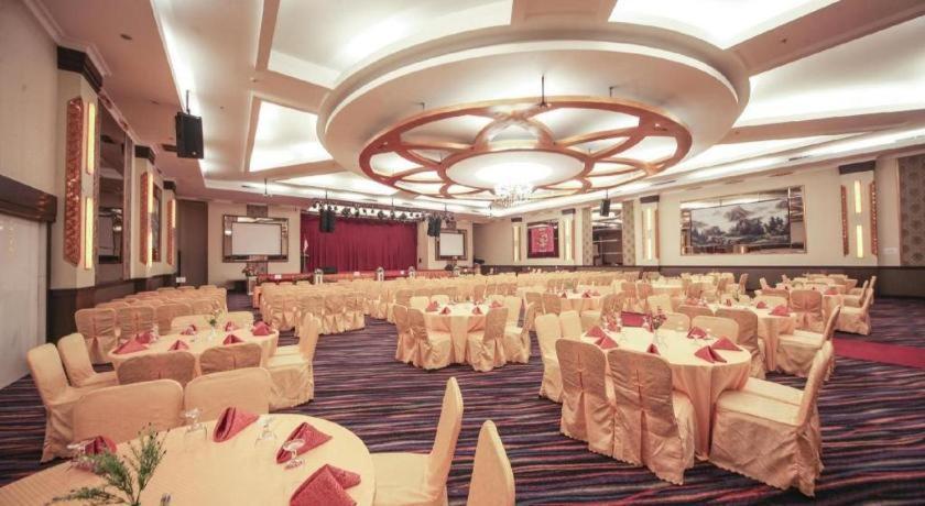 New Hollywood Hotel Pekanbaru Luaran gambar