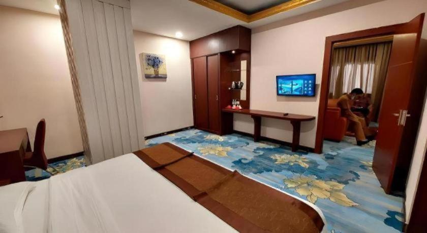 New Hollywood Hotel Pekanbaru Luaran gambar